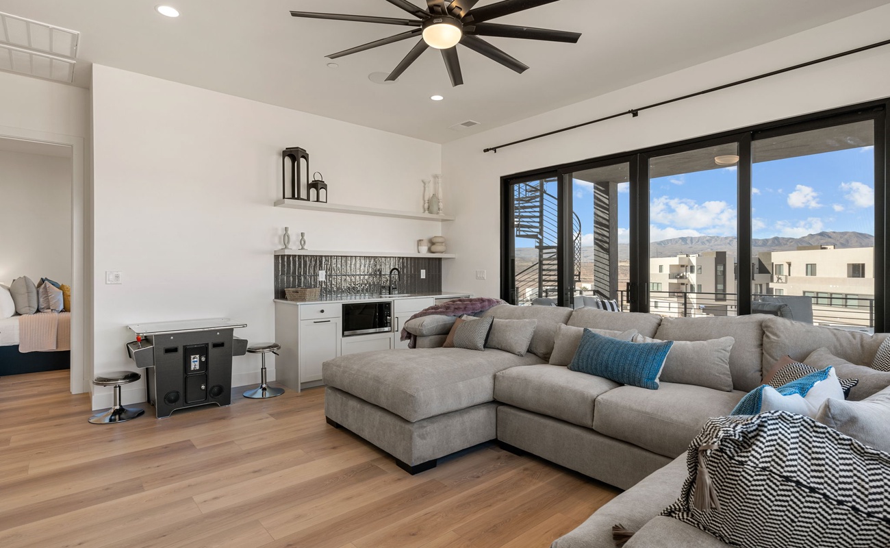 House 1: Loft