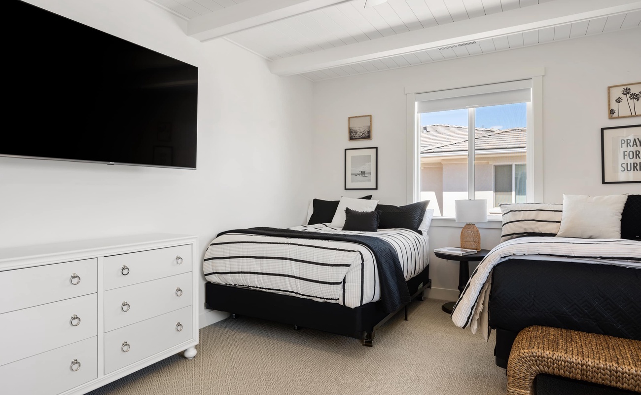 2 Queen Bedroom