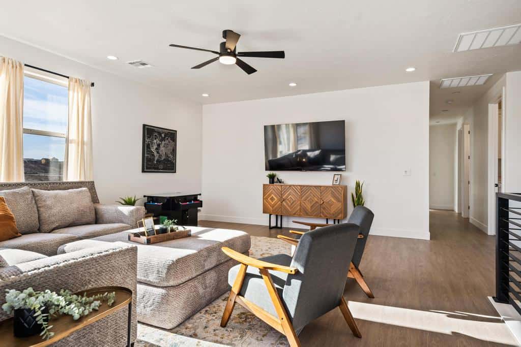 2nd Floor Living Room