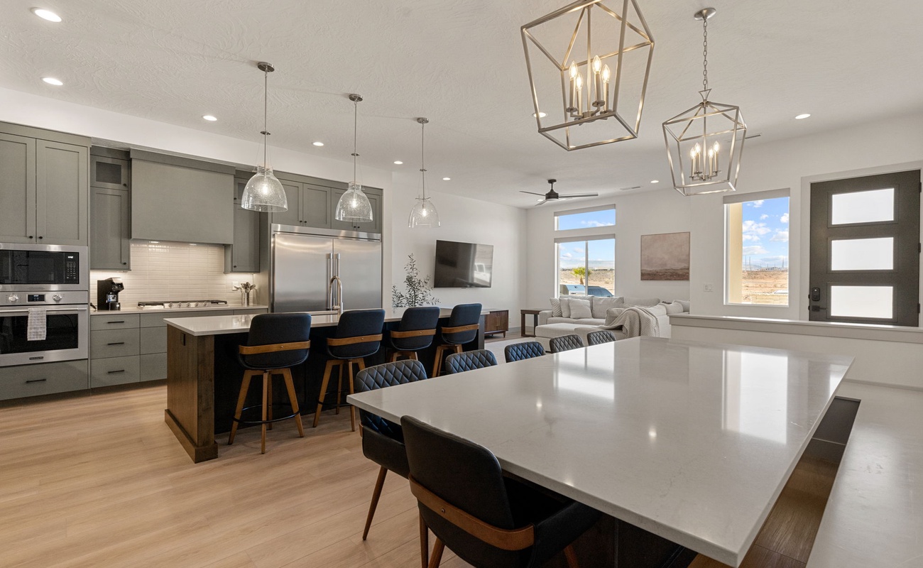 Fully Equipped Kitchen +Dining