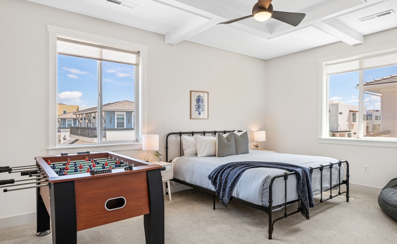 King Bed/Attached Bath