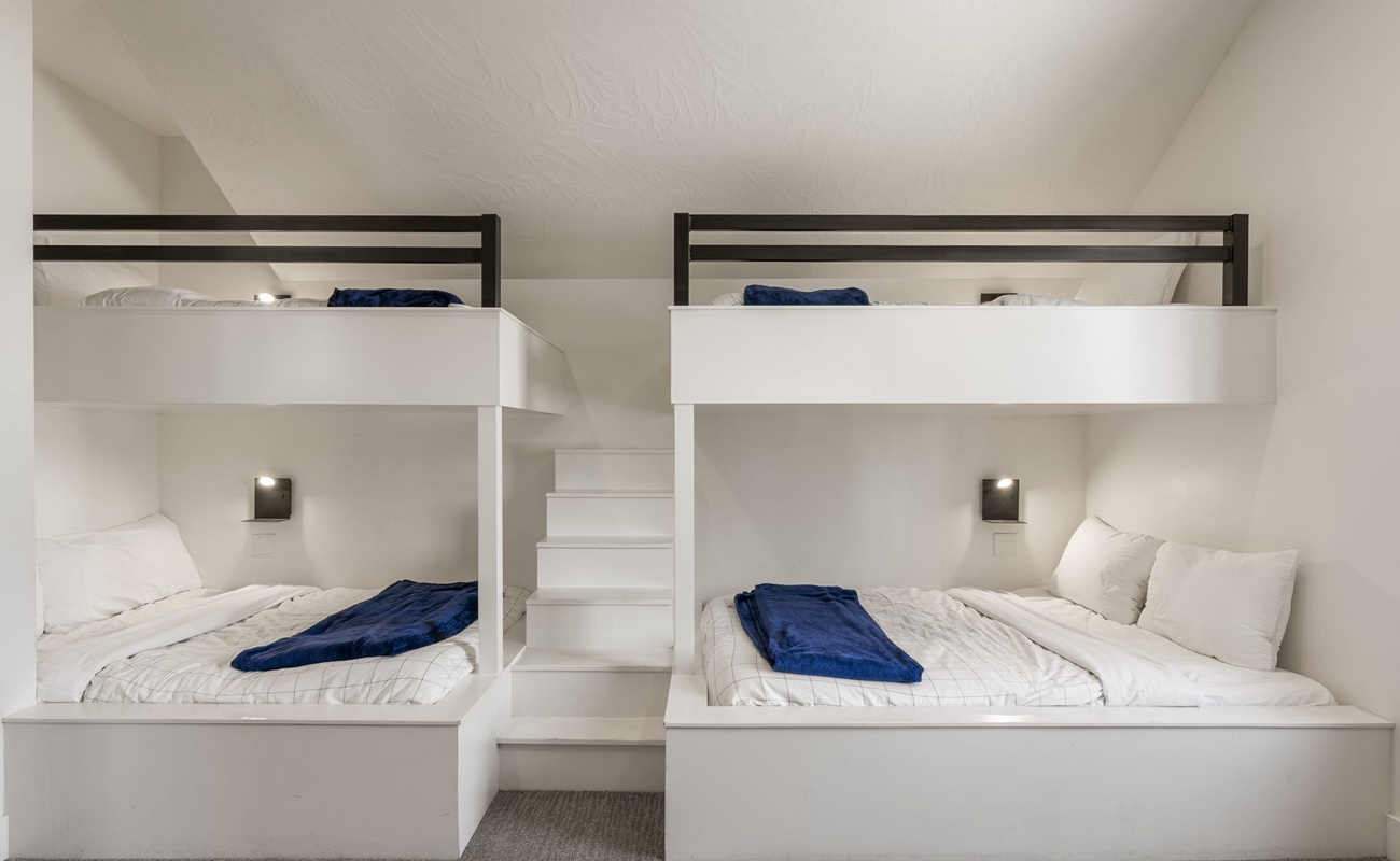 2 Twin/Double Bunks