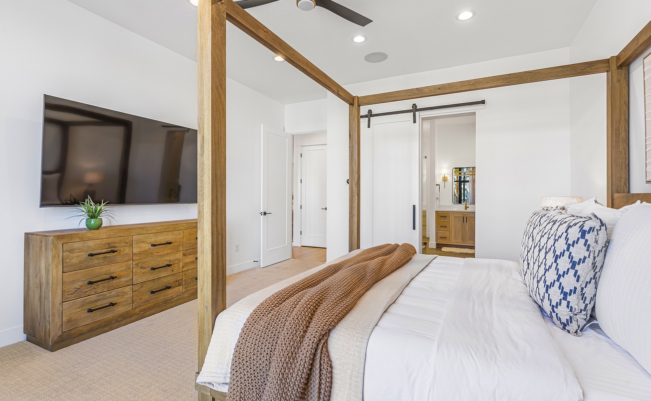 King Bedroom - Level 1