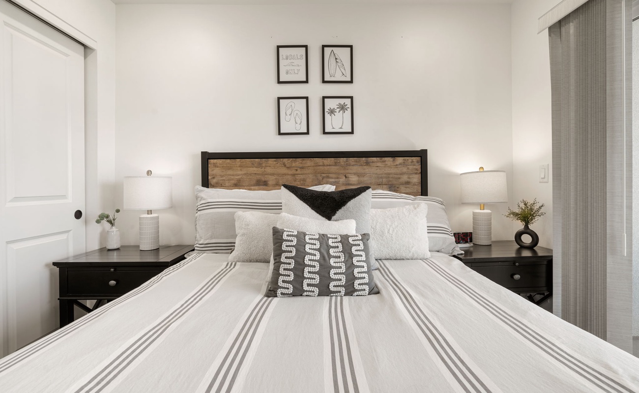 Queen bedroom