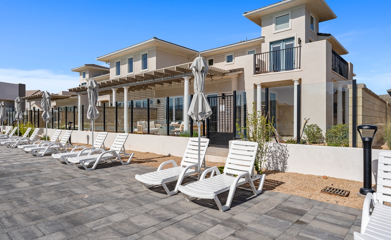 House 1: Private Lagoon Access