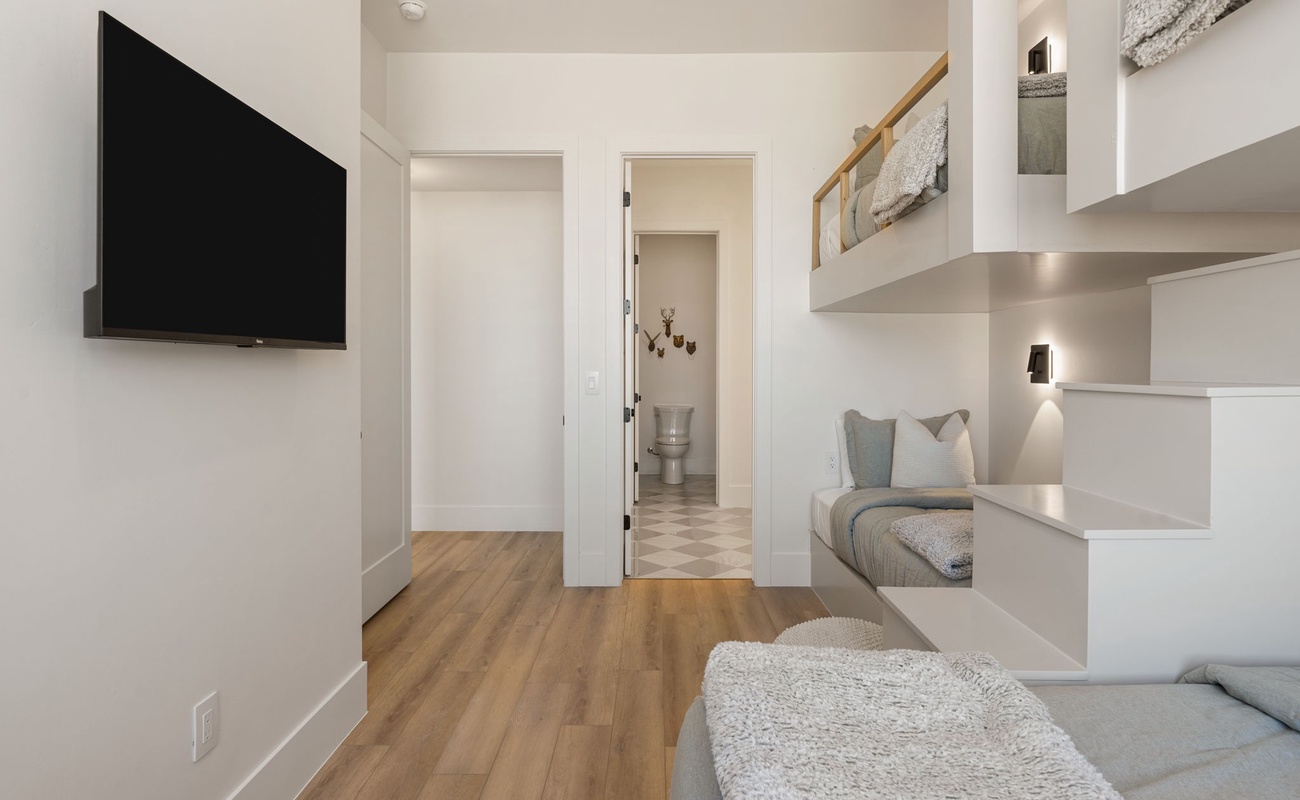 Unit A - Twin/Double + Twin/Twin Bunk