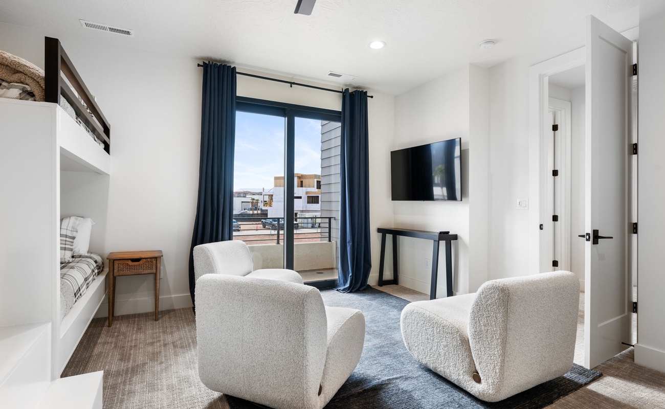 Bunk room - 1 T/Q, 4 T/T