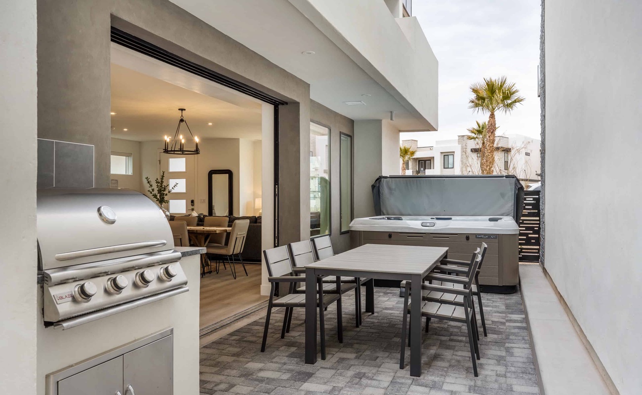 1st Floor Outdoor Patio