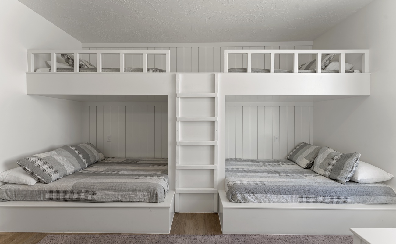 2 T/F Bunk Room