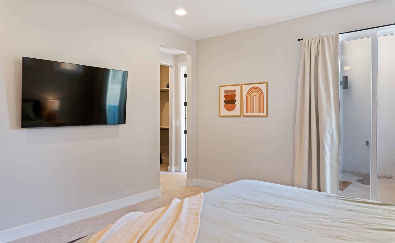 King Bedroom/Attached Bath