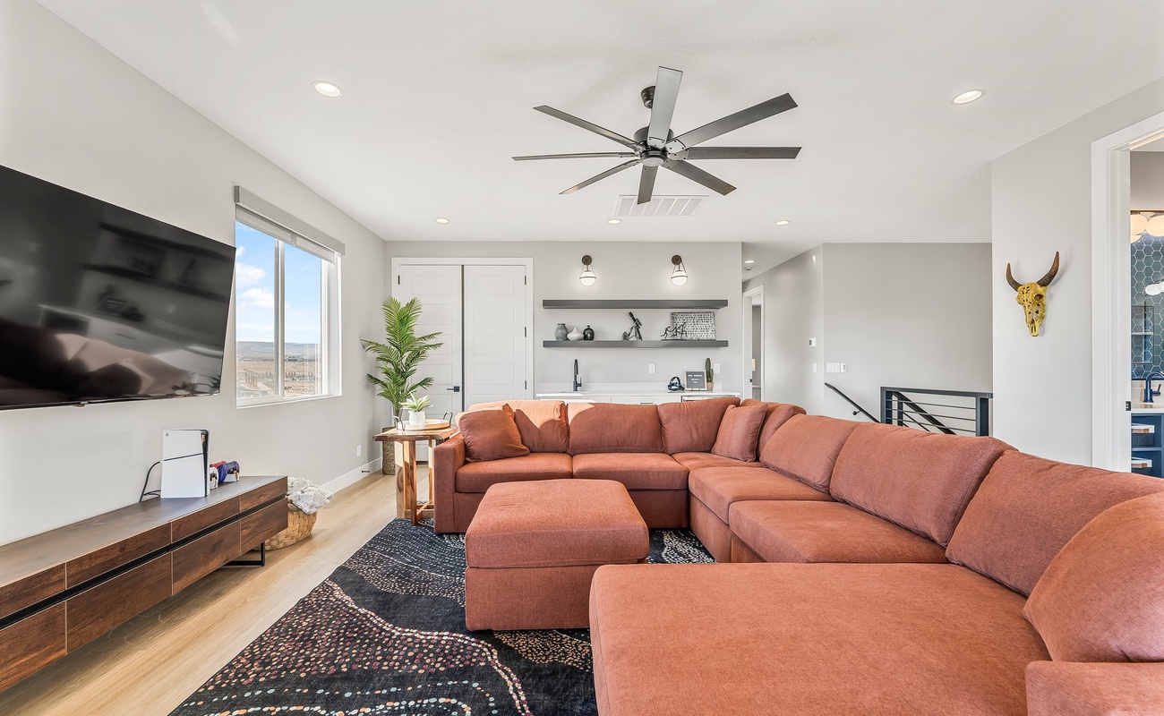 Upstairs Loft with Kitchenette