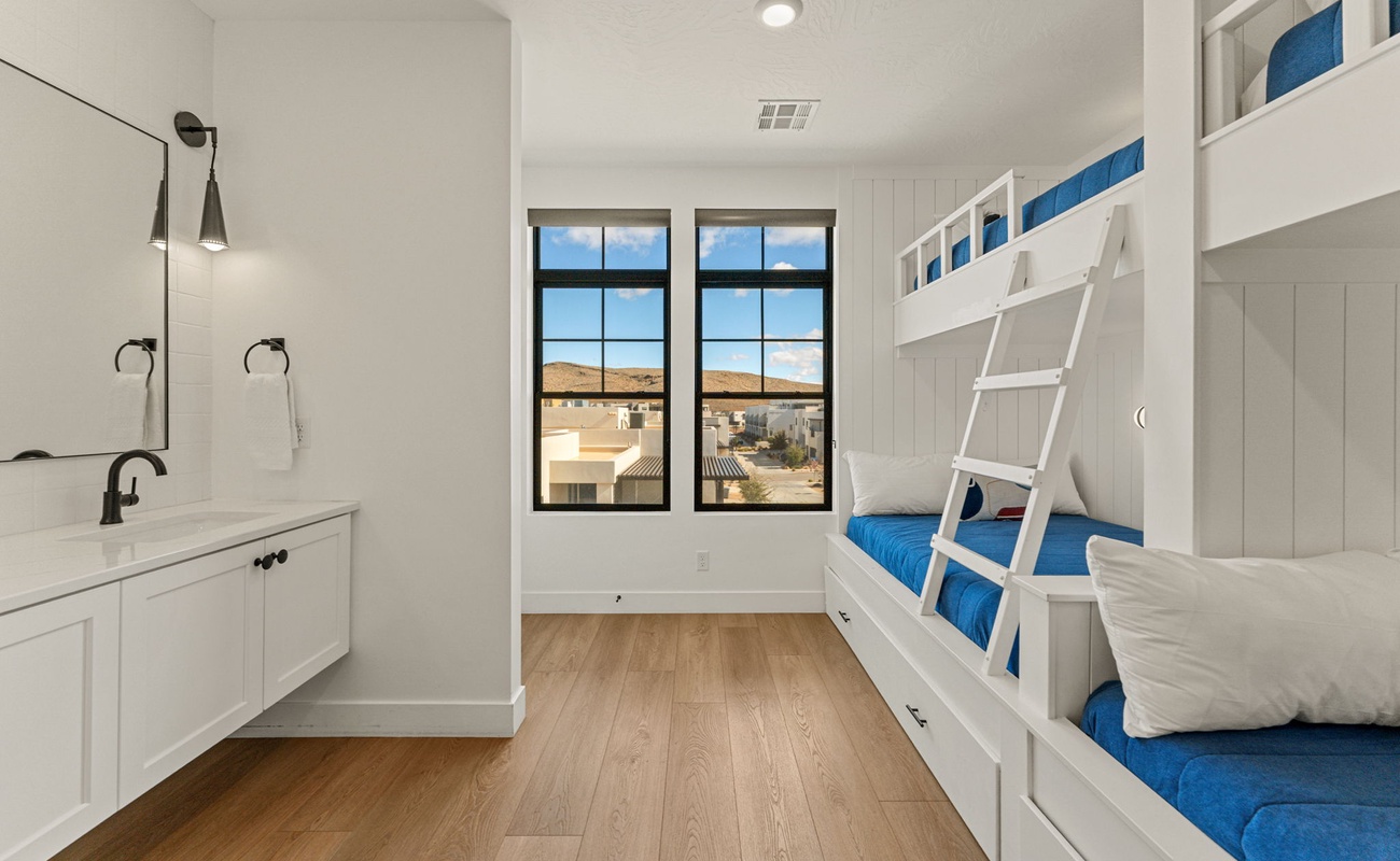 3 Twin/Double Bunks + 3 Double Trundles