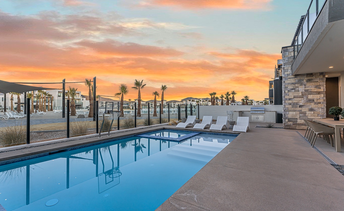 Private Pool and Hot Tub with Lagoon Front Beach Access