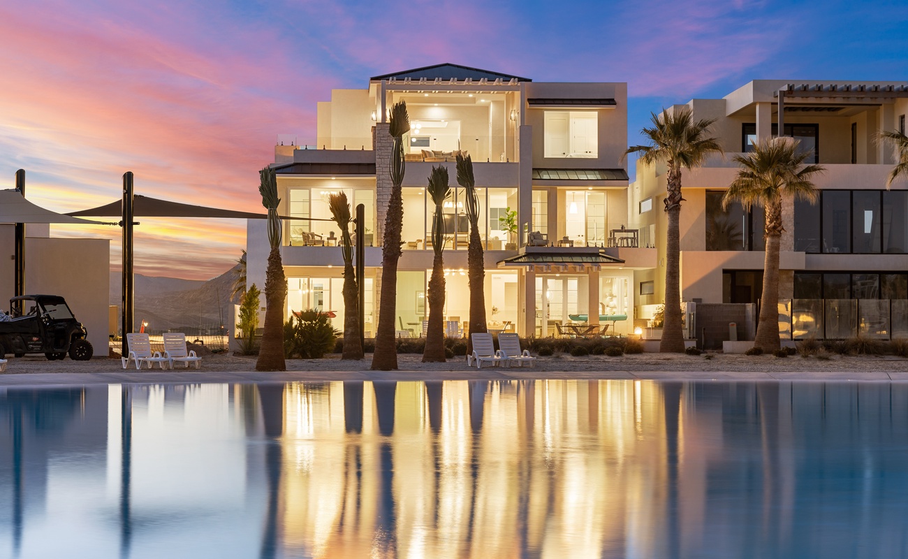 Exterior of Home with Lagoon Access