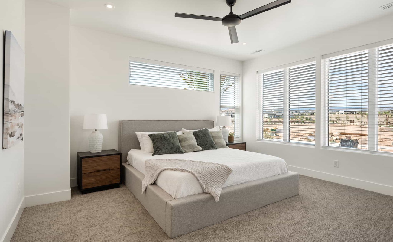 King Bed / Attached Bath