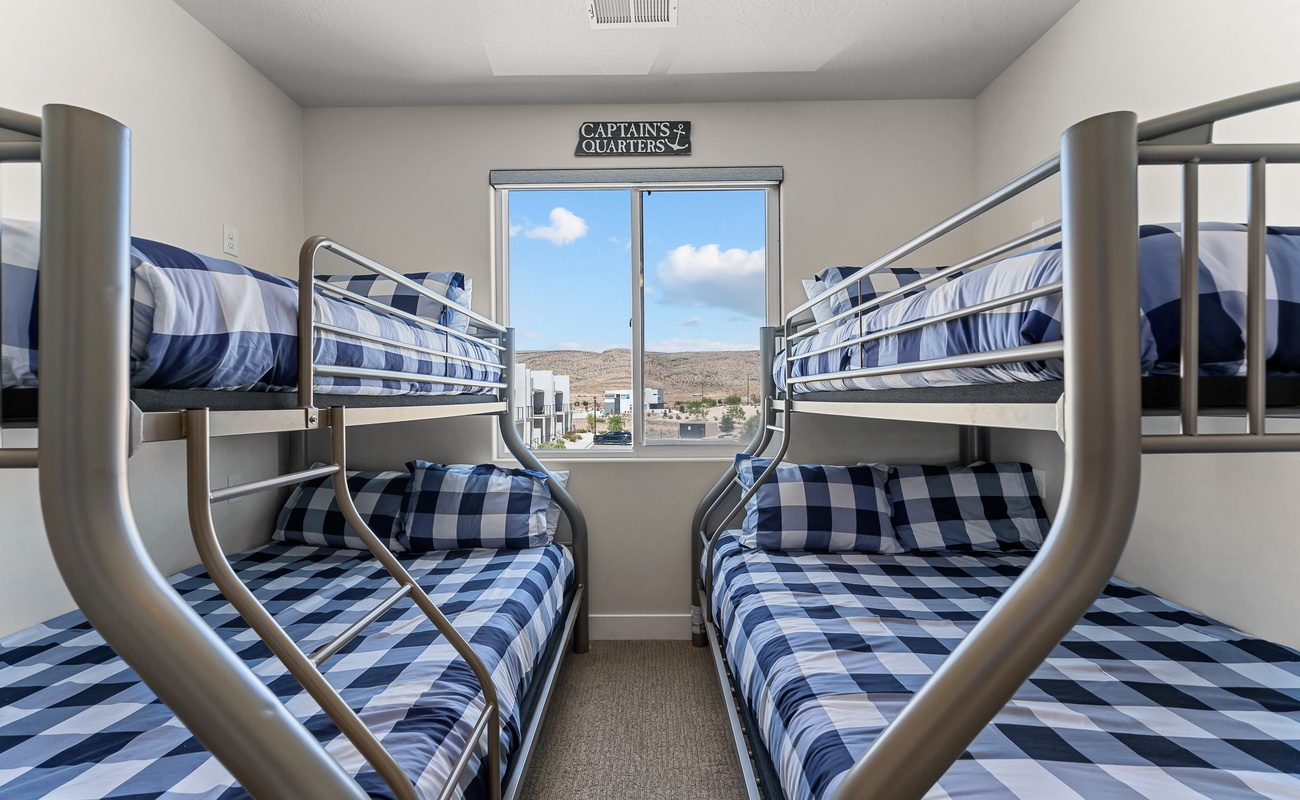 2 Twin/Full Bunk Beds