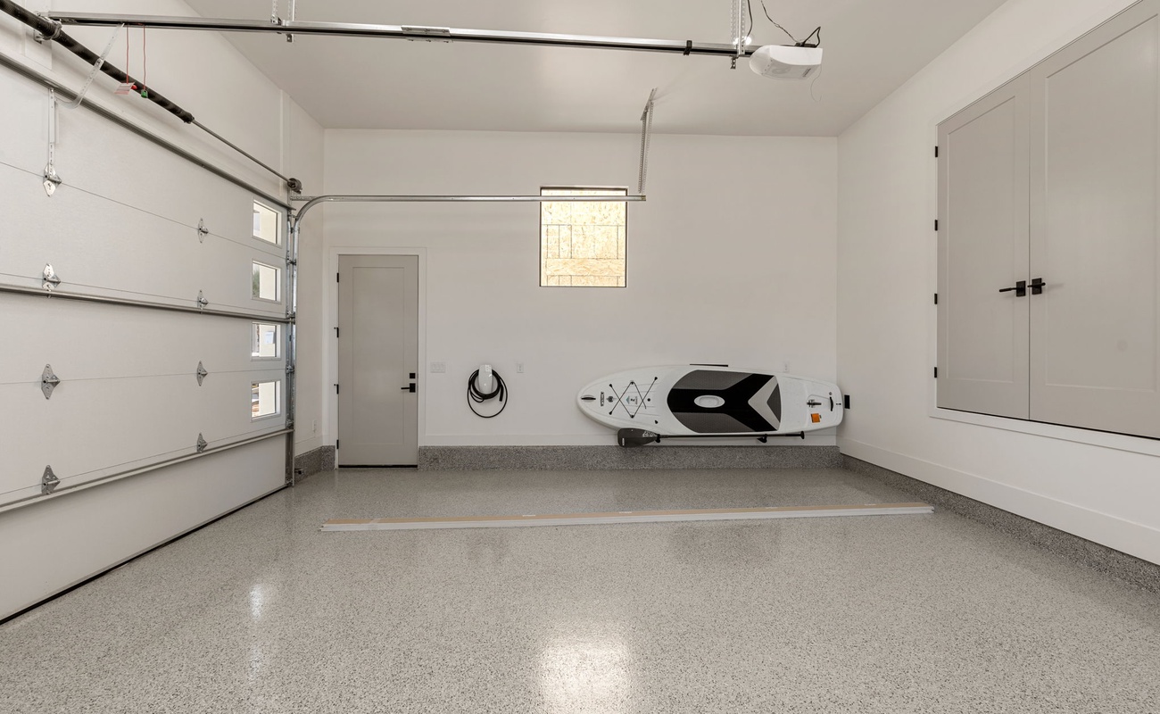 House 1: Garage