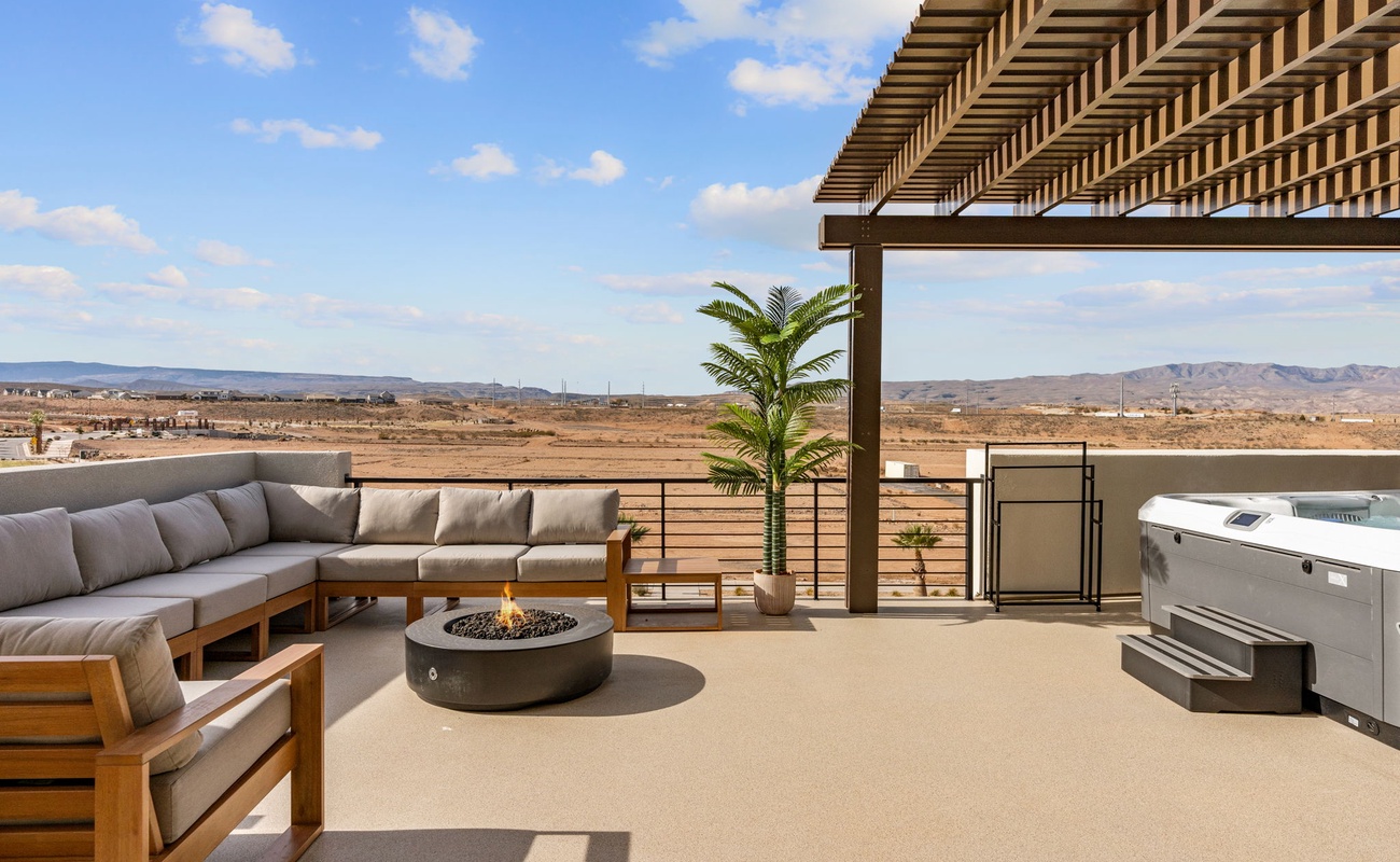 Private Hot Tub + Fire Table