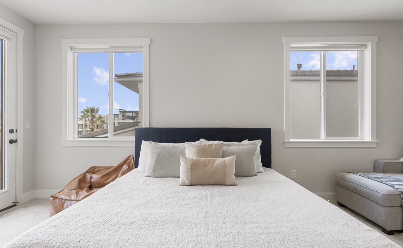 2nd Floor King Bed With Pullout Couch