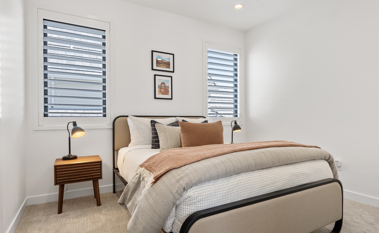 Queen Bedroom