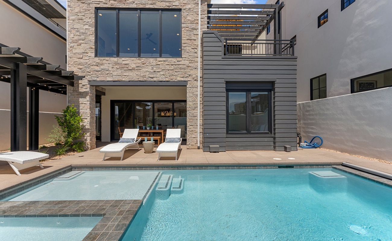 Private Pool + Hot Tub