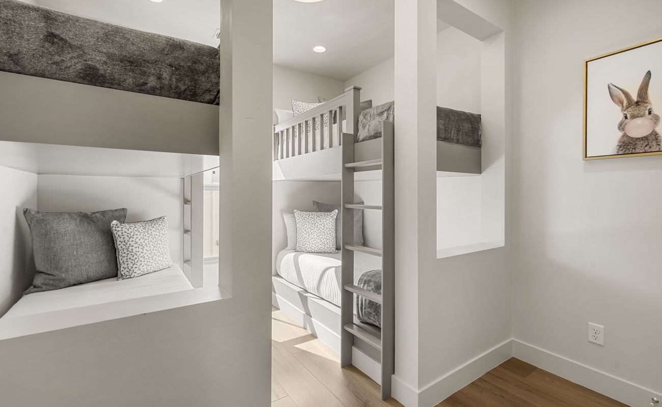 2 Twin/Twin Bunks