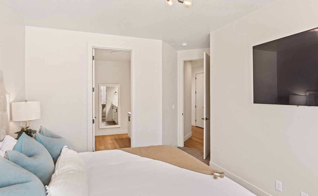 Master Bedroom - King