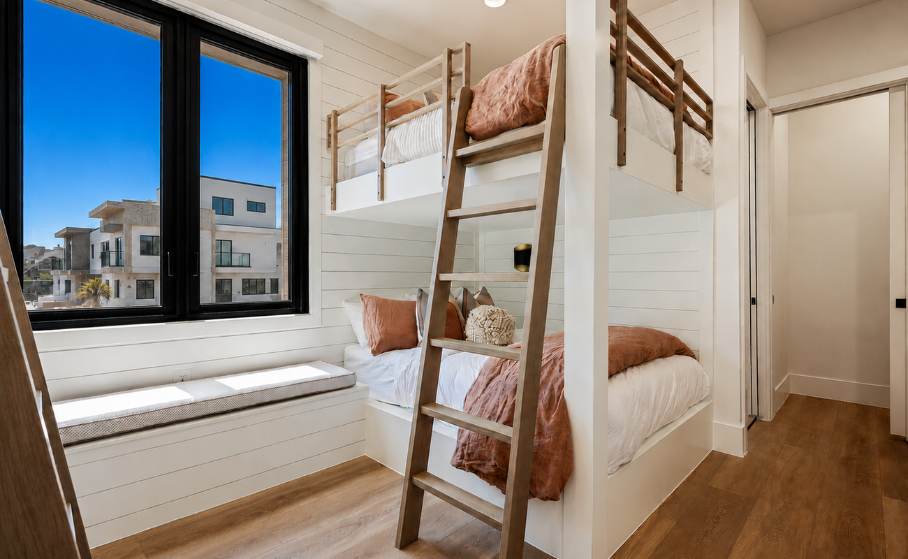 2 Queen/Queen Bunks