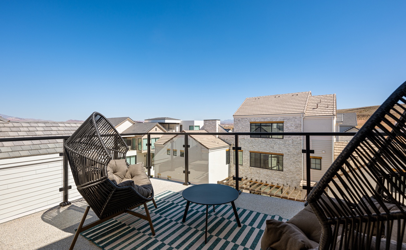 Top Floor Balcony