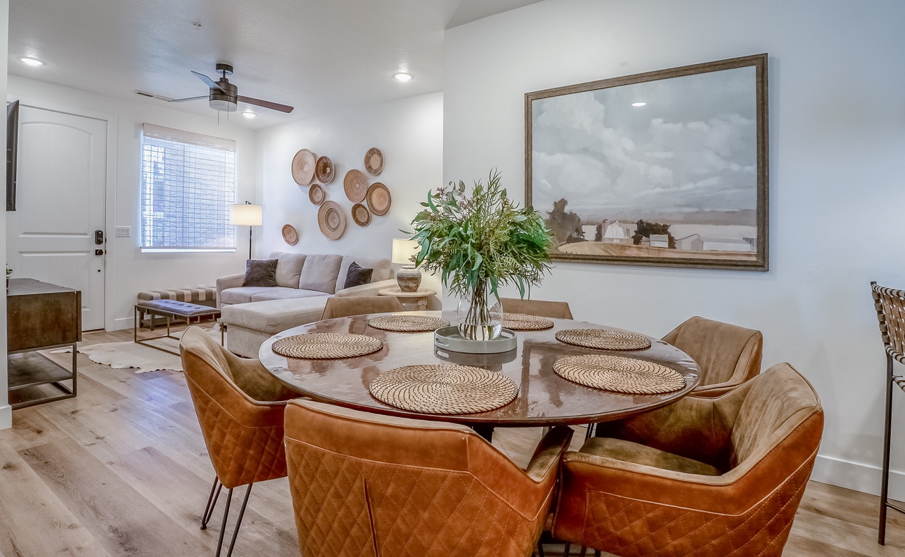 Dining Space (1)