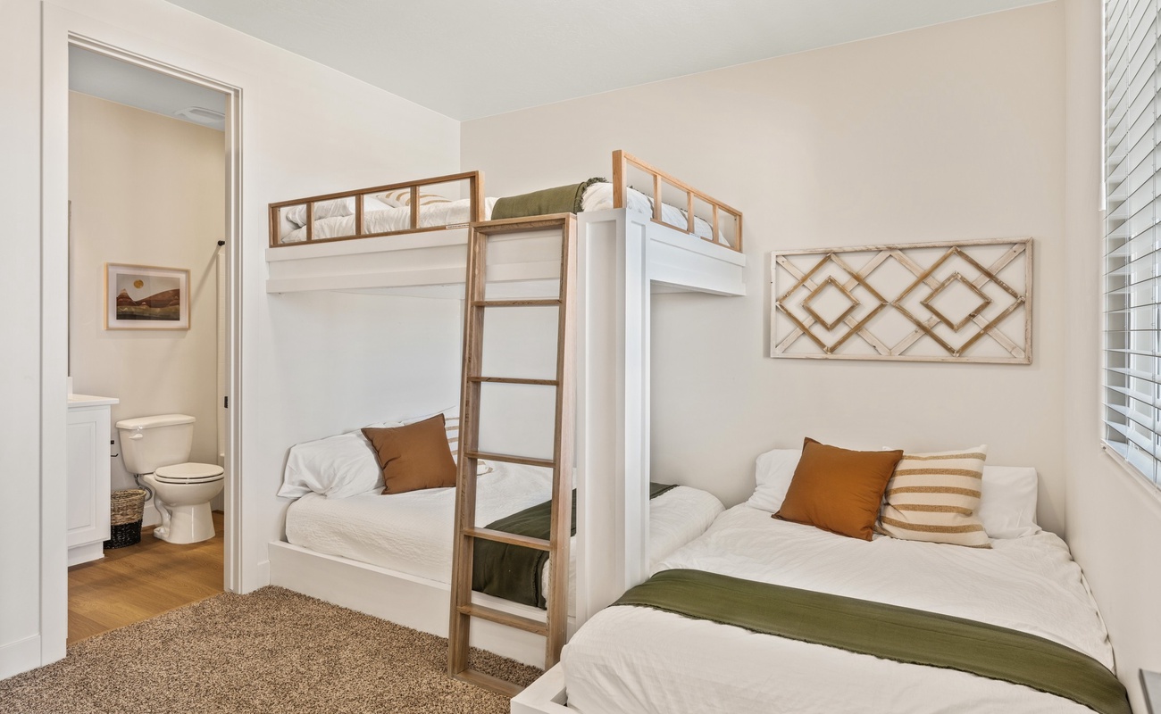 Bunk Room 2 - 3 fulls