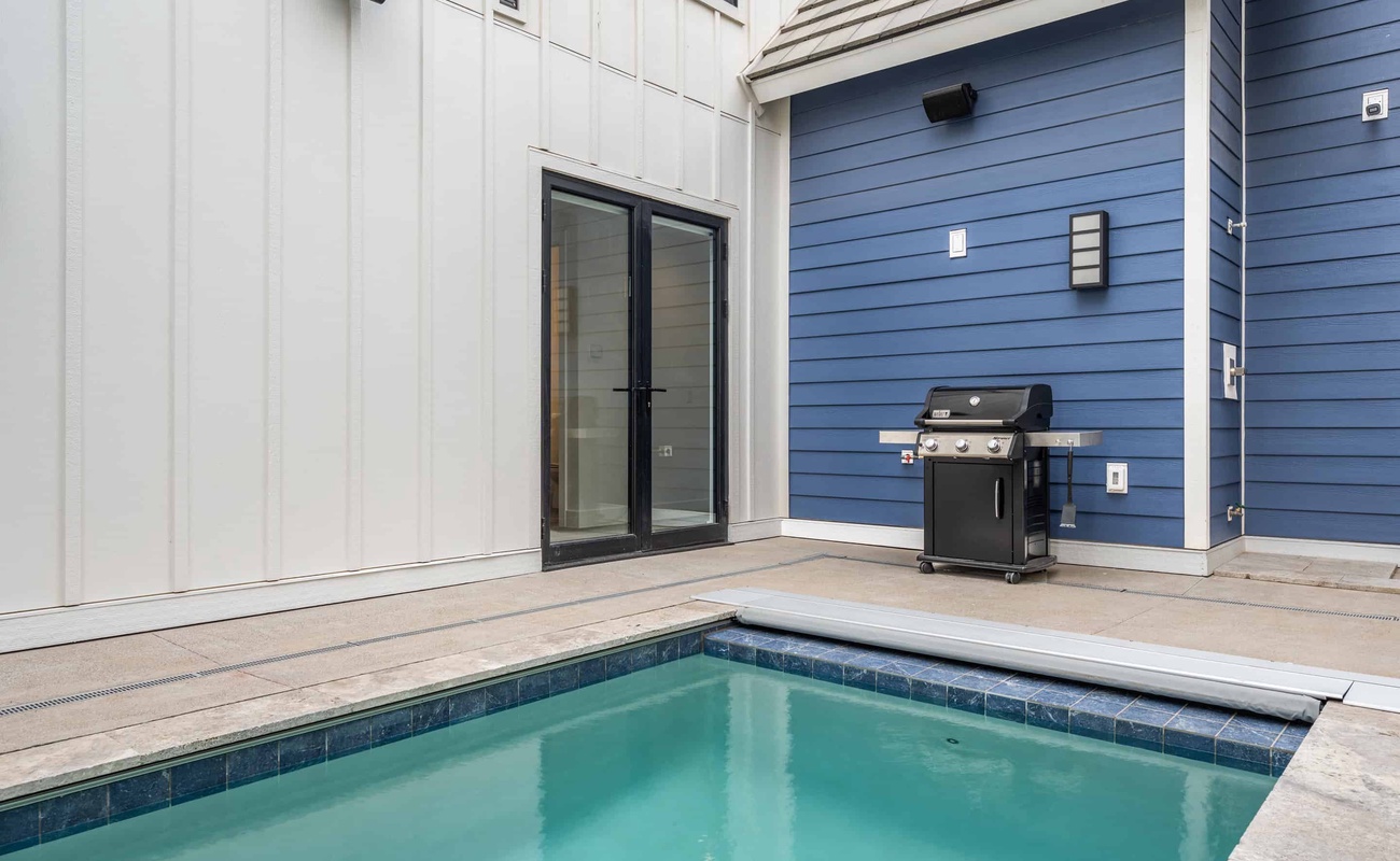 Private Pool and BBQ