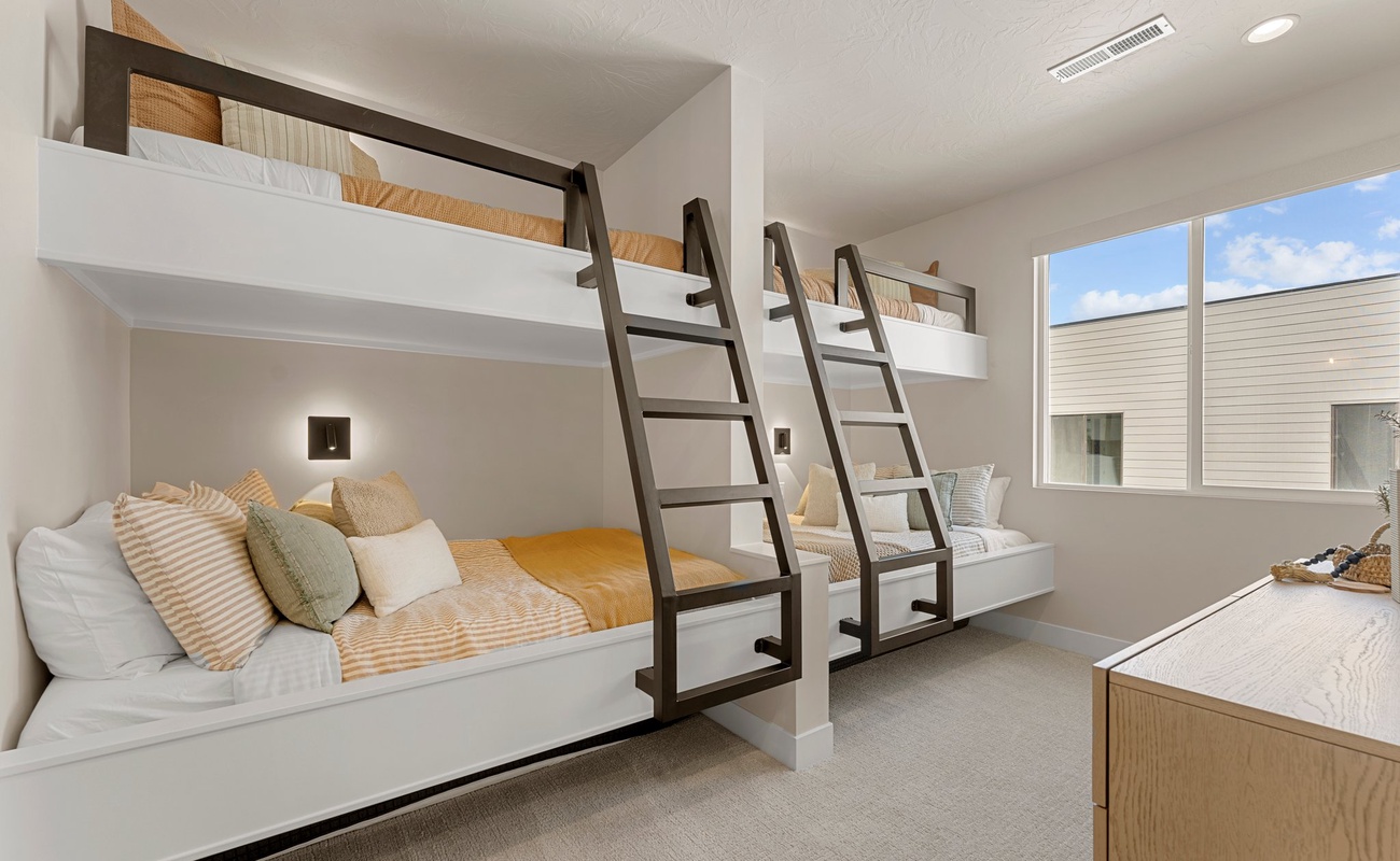 2 Twin/Full Bunks + 2 Twins