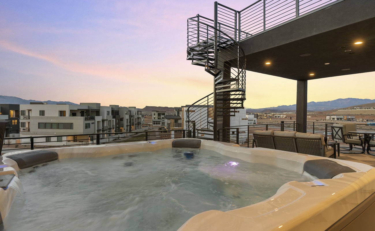 House 1: 2nd Private Hot Tub