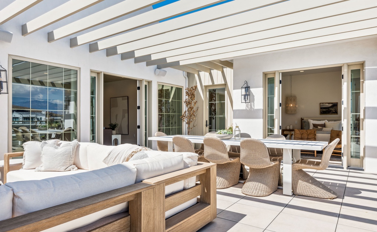 Top Deck Patio / Dining / Seating / Fireplace