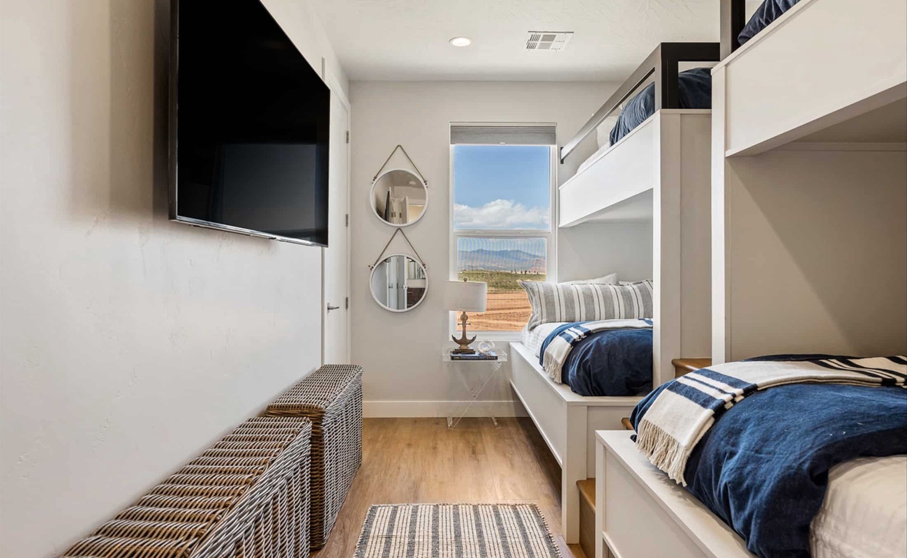 Bunk Room with 2 T/F Bunk Beds