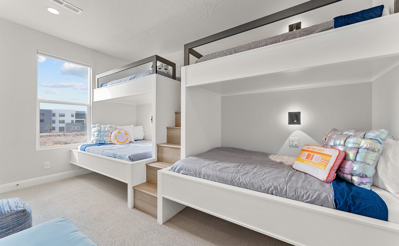 2 F/F Bunks with 2 Twin Trundles