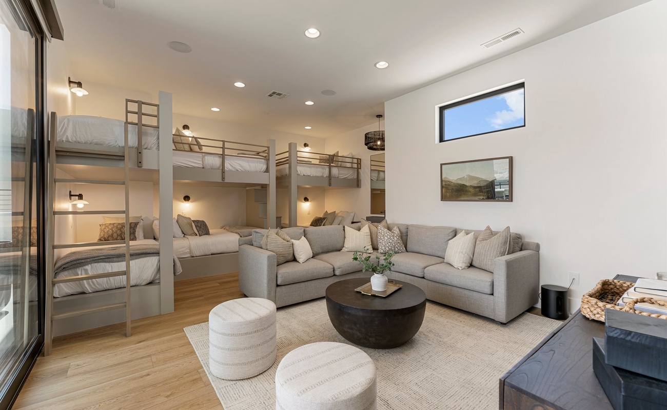 2 Queen/Queen Bunks + Twin/Twin Bunk + 3rd Family Room