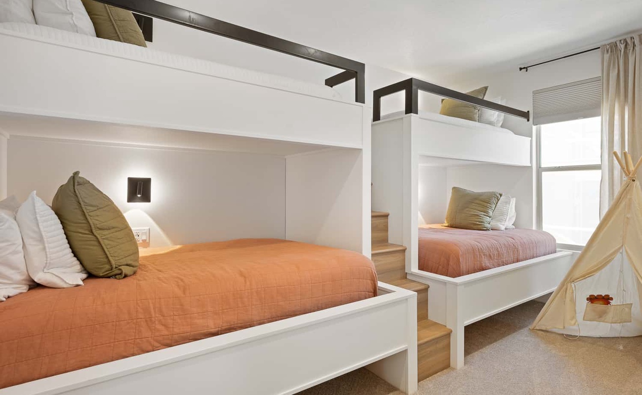 2 Twin/Full Bunks with 2 Twin Trundles