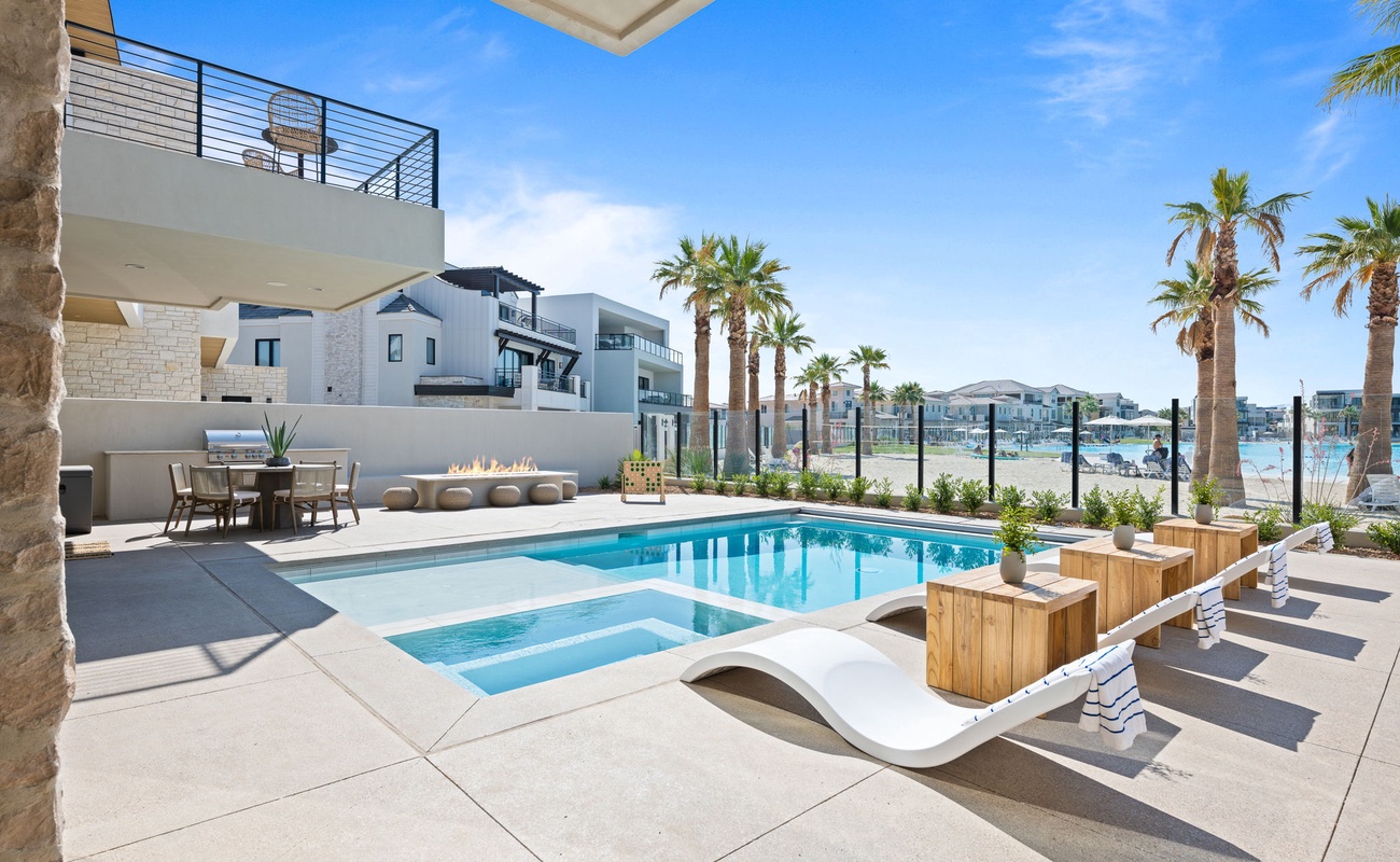 Lagoon-Front Beach Access