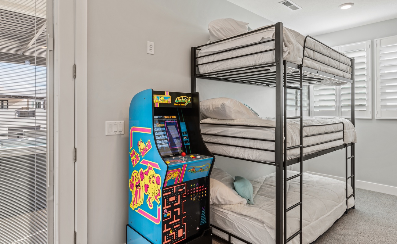 Common Space with 2 T/T/T Bunks, Full Sofa Sleeper