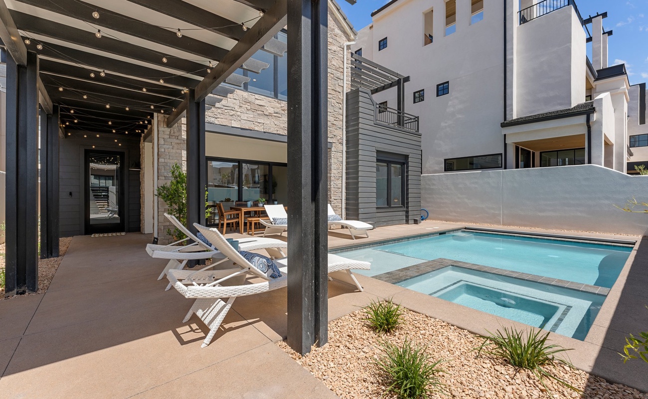 Private Pool + Hot Tub