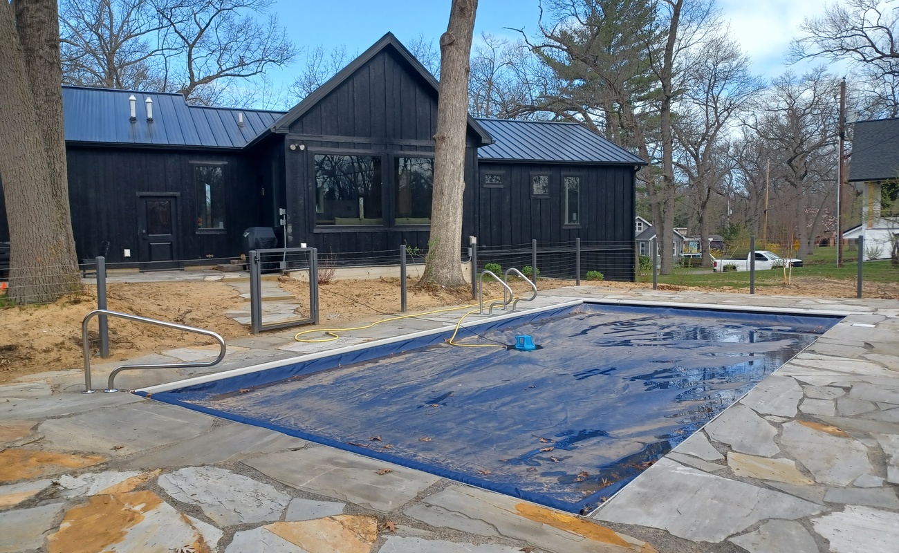 PREVIEW: private pool in the back yard