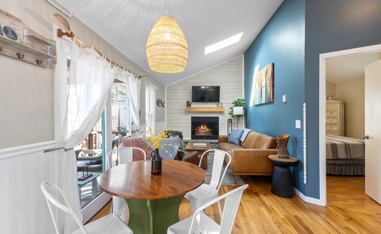 J's Beach House in Union Pier