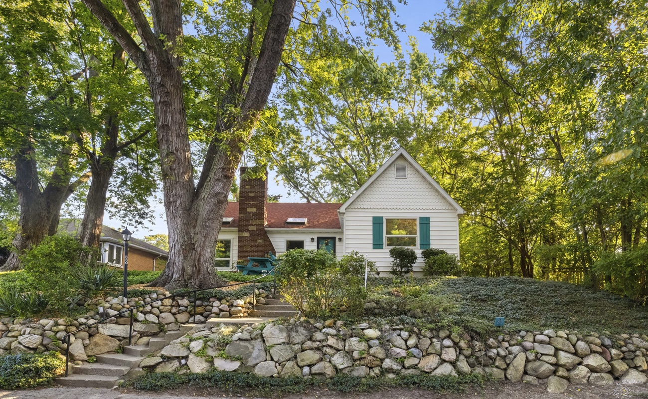 Oak & Shore Cottage