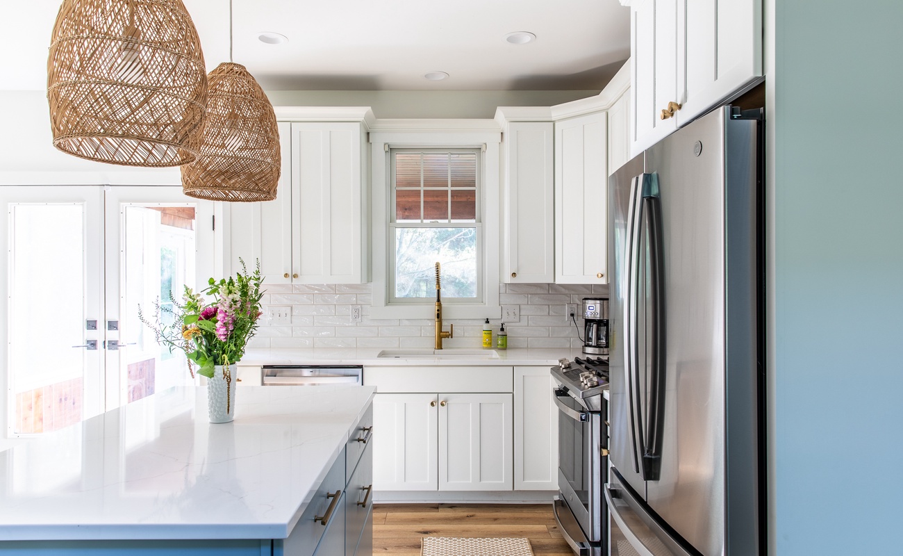 Beautifully redecorated kitchen with everything you need!