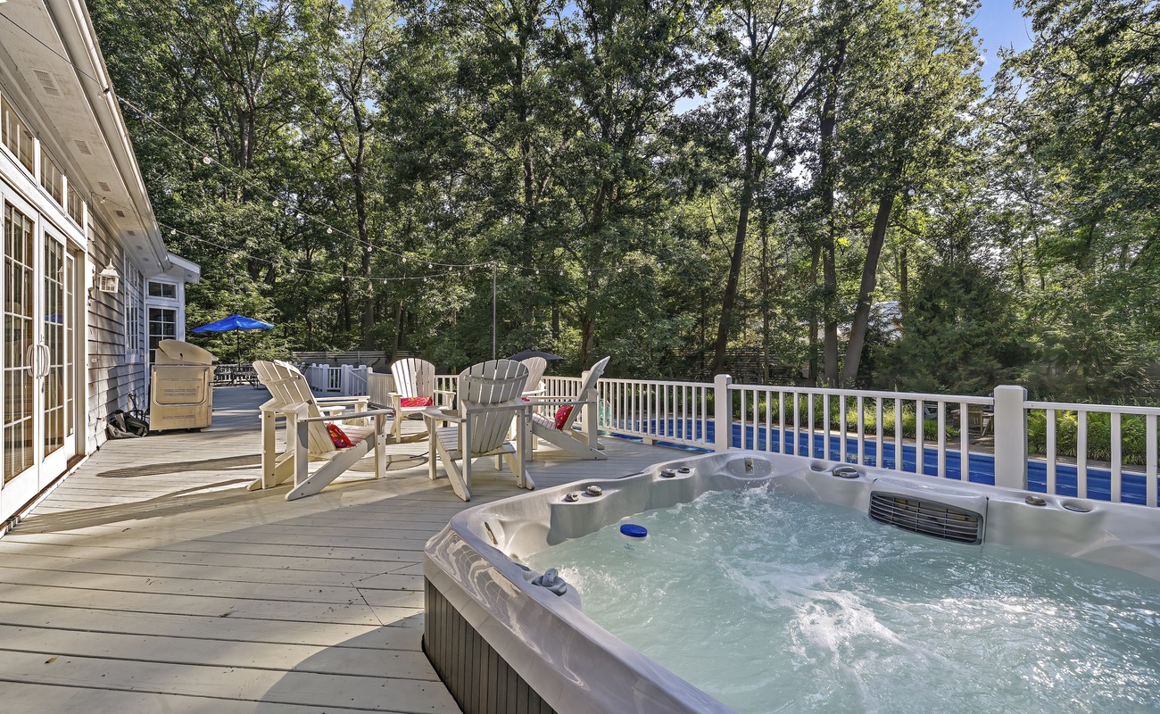 Poolside hangs and hot tub nights under the stars