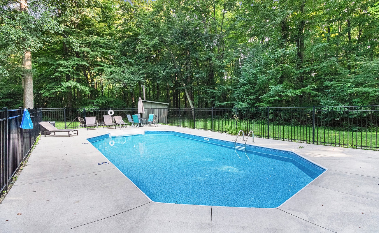 Two Oaks Cabin Retreat