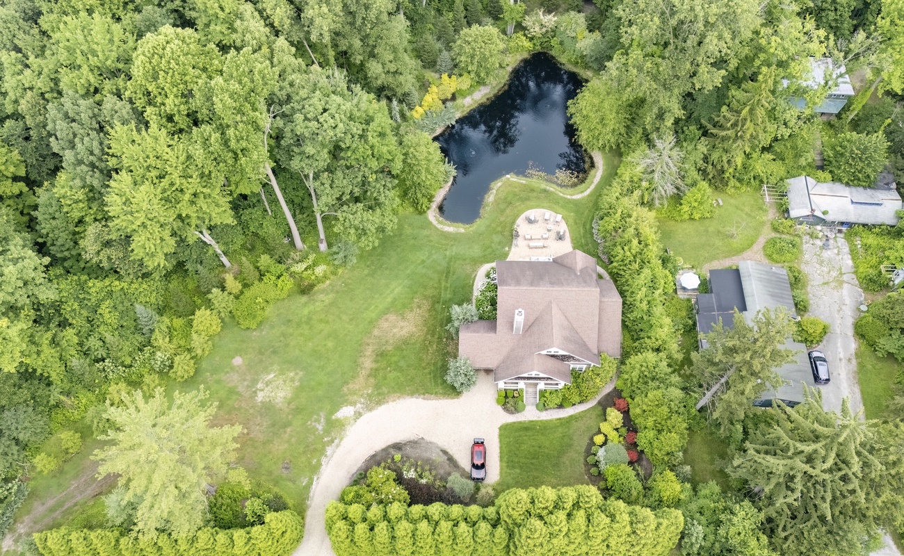 Bird's eye view of the property