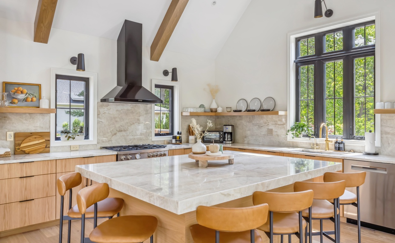 High end chef's kitchen for vacay meals